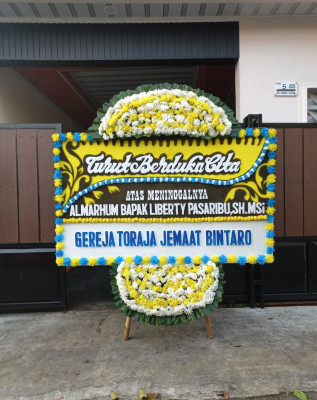 Papan Bunga Duka di Sicincin